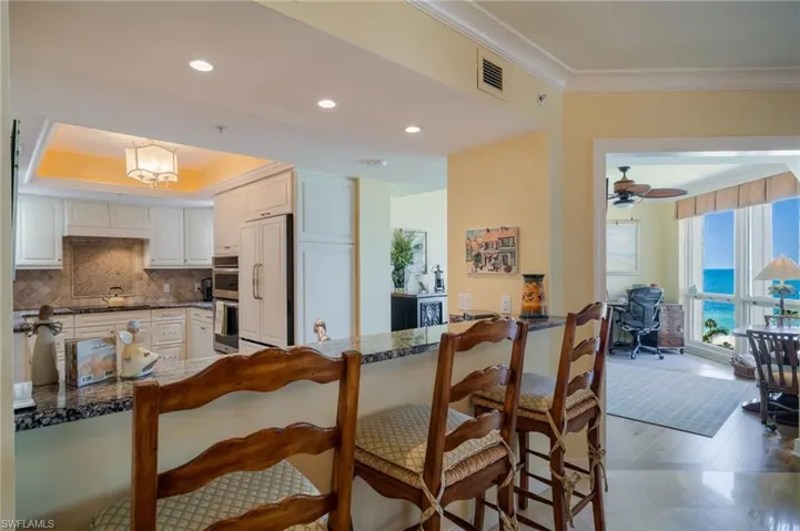 Breakfast bar