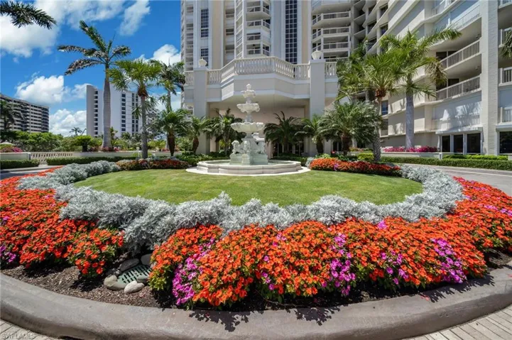 Entryway landscaping