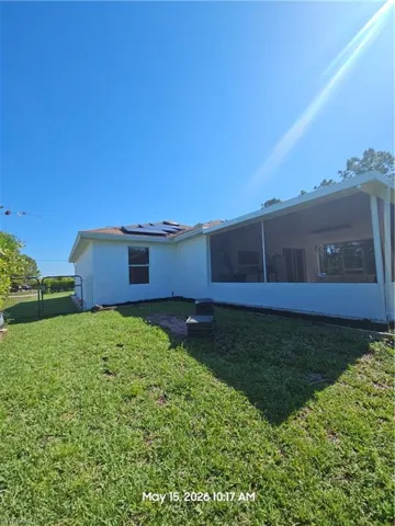 Side of Screened lanai