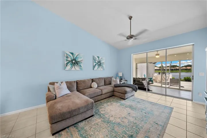 8062 Palomino Dr 42, Naples, Florida 34113