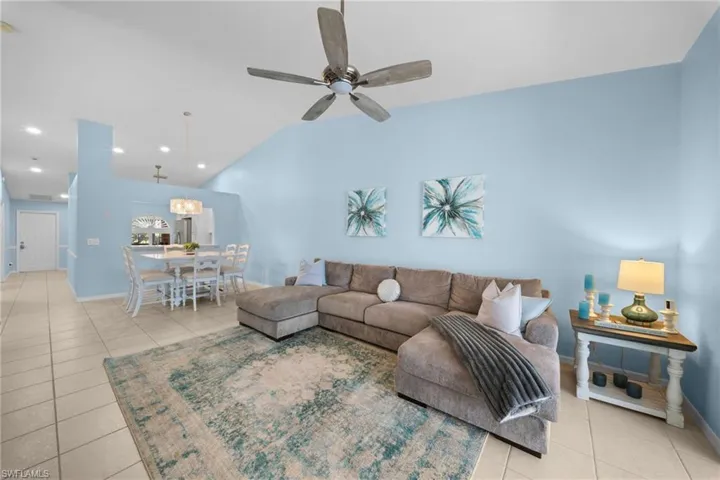 8062 Palomino Dr 42, Naples, Florida 34113