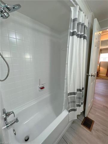 2nd bathroomtub/shower combo