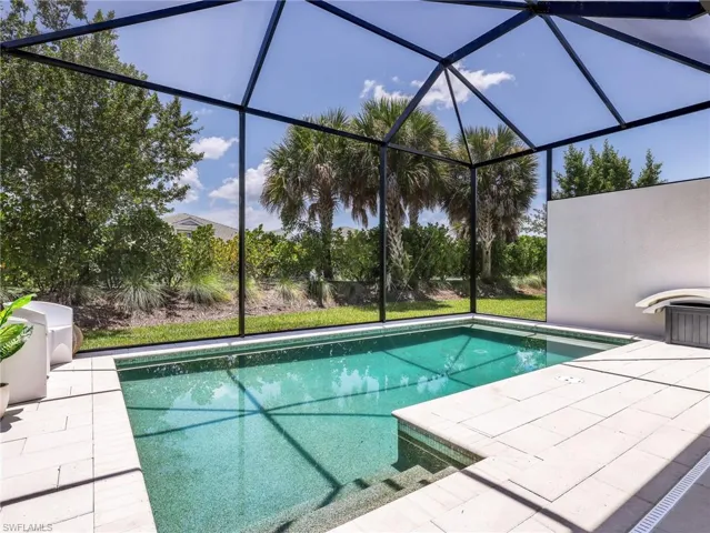 9040 Saint Lucia Dr, Naples, Florida 34114