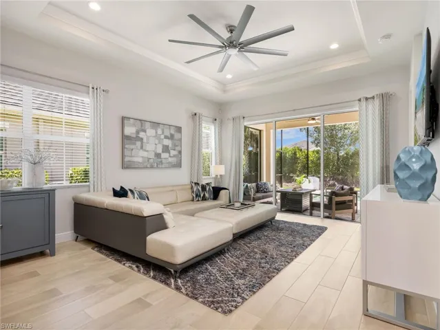 9040 Saint Lucia Dr, Naples, Florida 34114