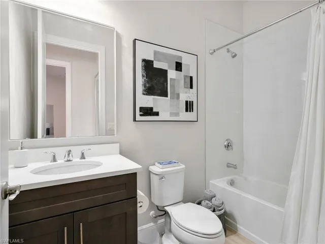 9040 Saint Lucia Dr, Naples, Florida 34114