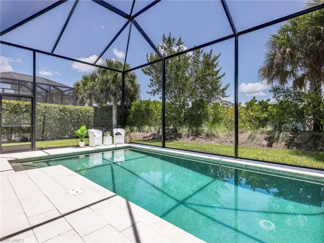 9040 Saint Lucia Dr, Naples, Florida 34114