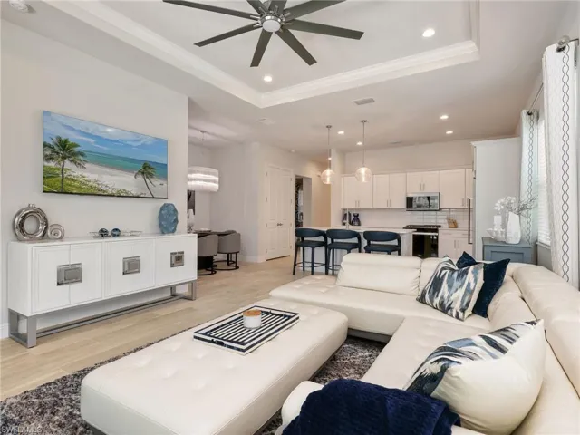 9040 Saint Lucia Dr, Naples, Florida 34114