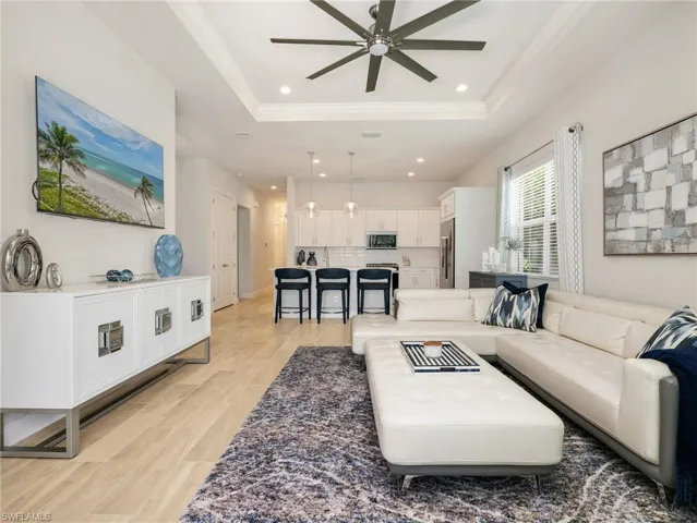 9040 Saint Lucia Dr, Naples, Florida 34114