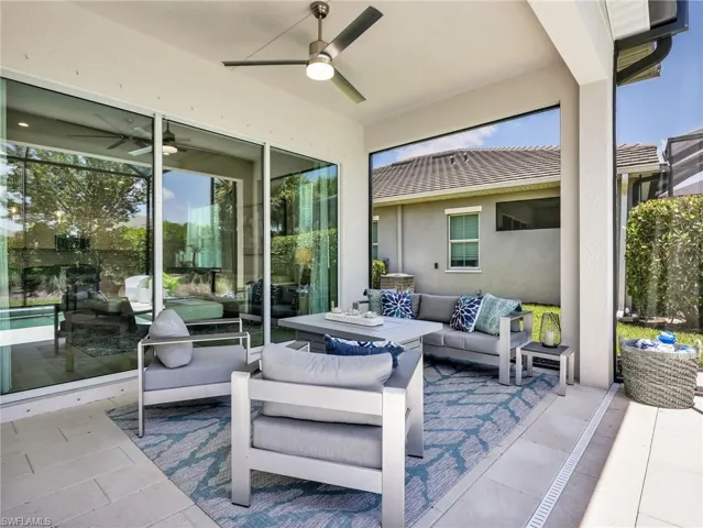 9040 Saint Lucia Dr, Naples, Florida 34114