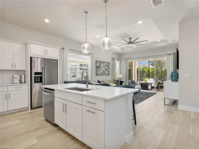 9040 Saint Lucia Dr, Naples, Florida 34114