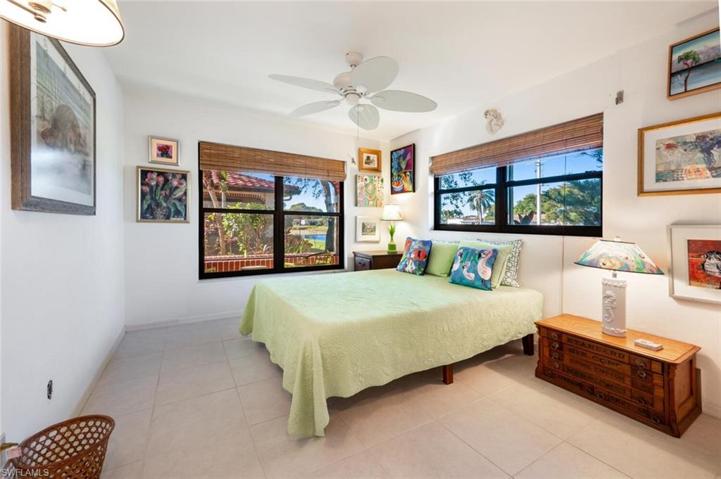 2065 Pine Isle LN # 2065, NAPLES FL 34112