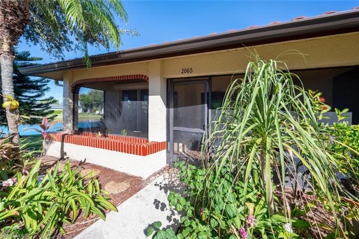 2065 Pine Isle LN # 2065, NAPLES FL 34112