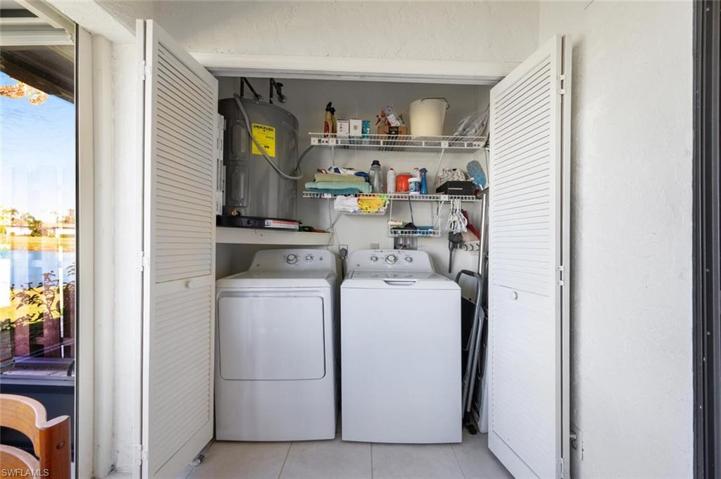 2065 Pine Isle LN # 2065, NAPLES FL 34112