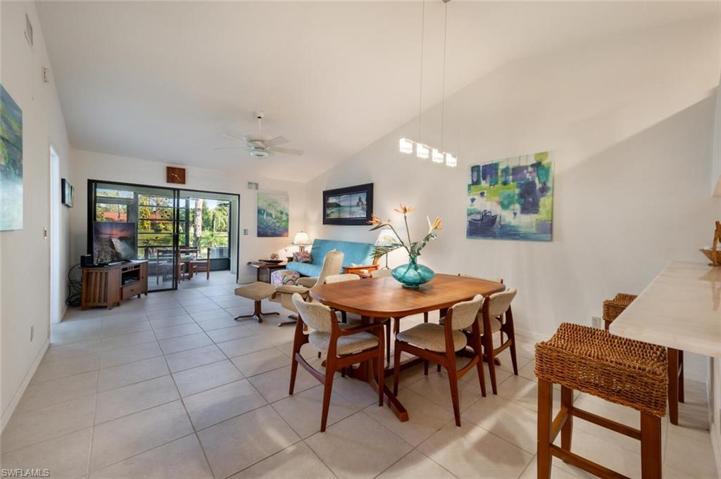 2065 Pine Isle LN # 2065, NAPLES FL 34112