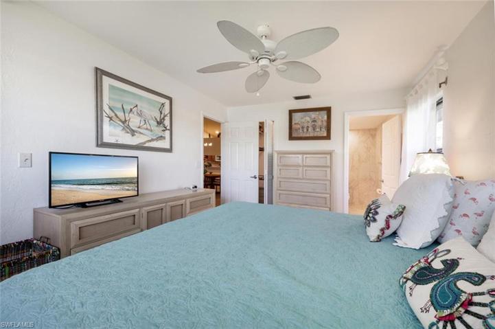 2065 Pine Isle LN # 2065, NAPLES FL 34112