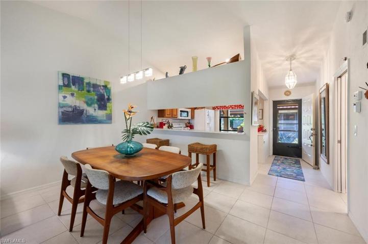 2065 Pine Isle LN # 2065, NAPLES FL 34112
