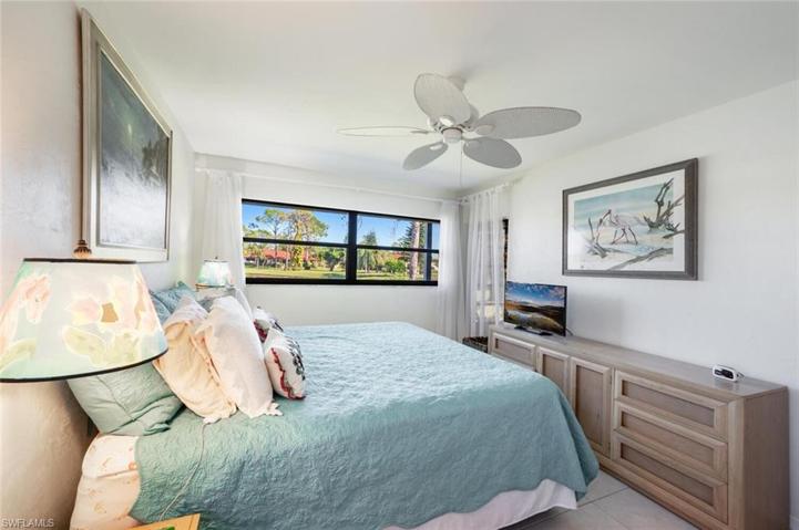 2065 Pine Isle LN # 2065, NAPLES FL 34112