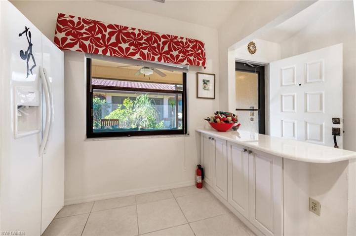 2065 Pine Isle LN # 2065, NAPLES FL 34112