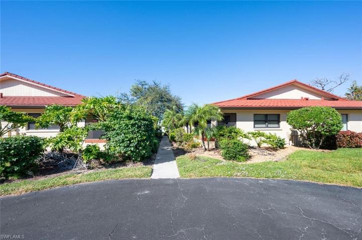 2065 Pine Isle LN # 2065, NAPLES FL 34112