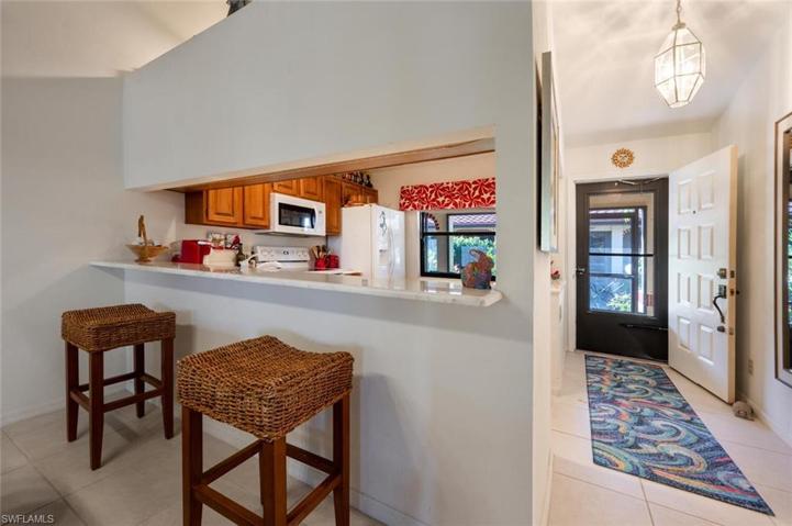 2065 Pine Isle LN # 2065, NAPLES FL 34112