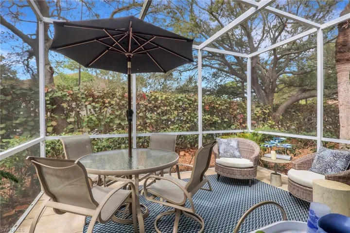 Sunroom featuring outdoor lounge area