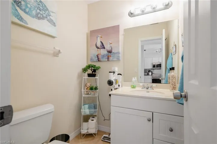 Half Bath / Main Level