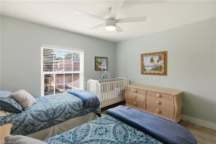 688  Wiggins Lake  DR, Naples, FL 34110