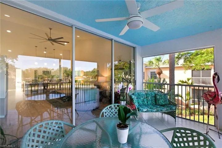 688  Wiggins Lake  DR, Naples, FL 34110