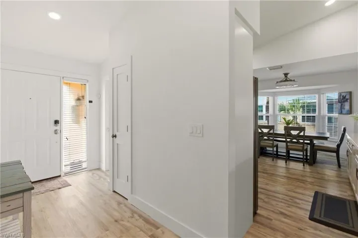688  Wiggins Lake  DR, Naples, FL 34110