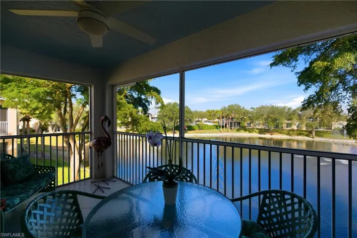 688  Wiggins Lake  DR, Naples, FL 34110