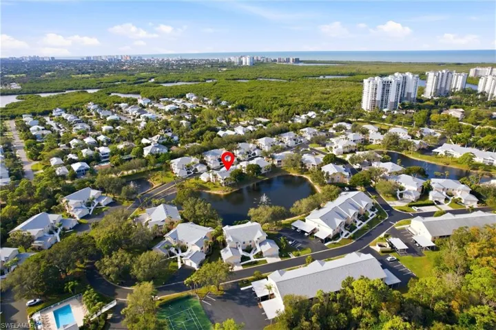 688  Wiggins Lake  DR, Naples, FL 34110