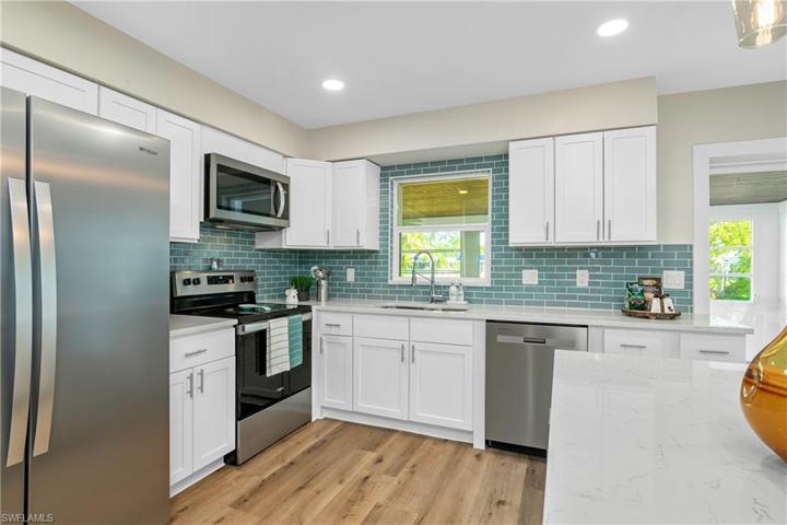 12509 Davis BLVD, FORT MYERS FL 33905