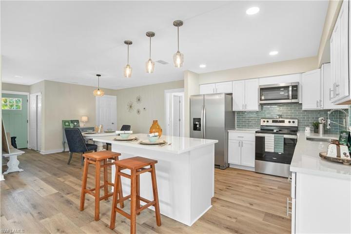 12509 Davis BLVD, FORT MYERS FL 33905