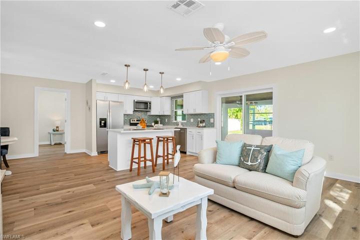 12509 Davis BLVD, FORT MYERS FL 33905