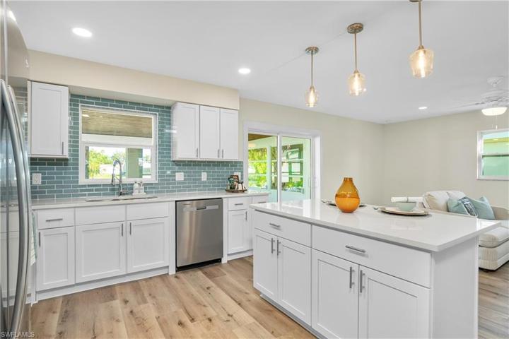 12509 Davis BLVD, FORT MYERS FL 33905