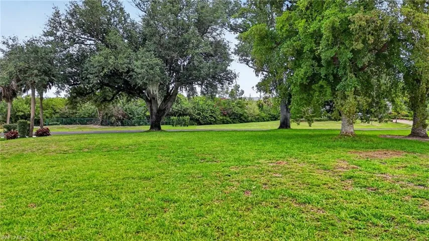 16047 Forest Oaks Dr, Fort Myers, Florida 33908