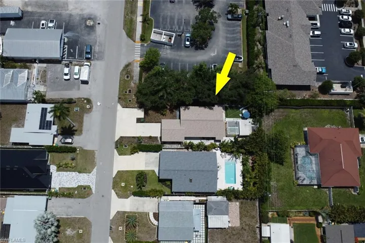 862  95th N AVE, Naples, FL 34108