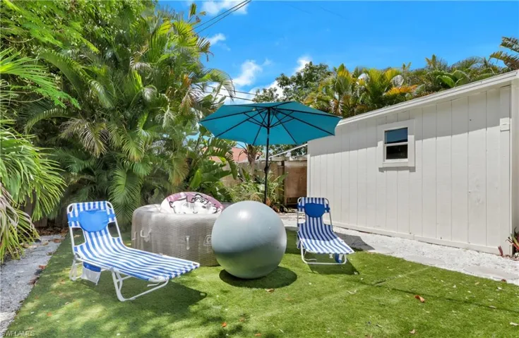 862  95th N AVE, Naples, FL 34108