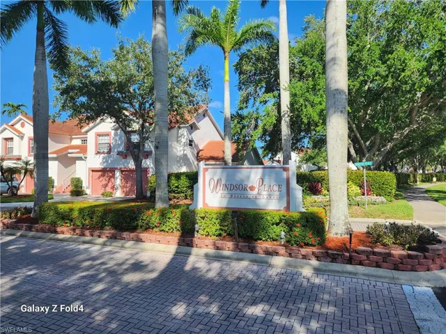 601  Windsor  SQ, Naples, FL 34104