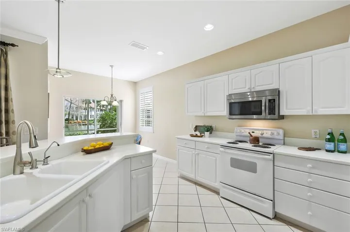 2180  Hawksridge  DR, Naples, FL 34105