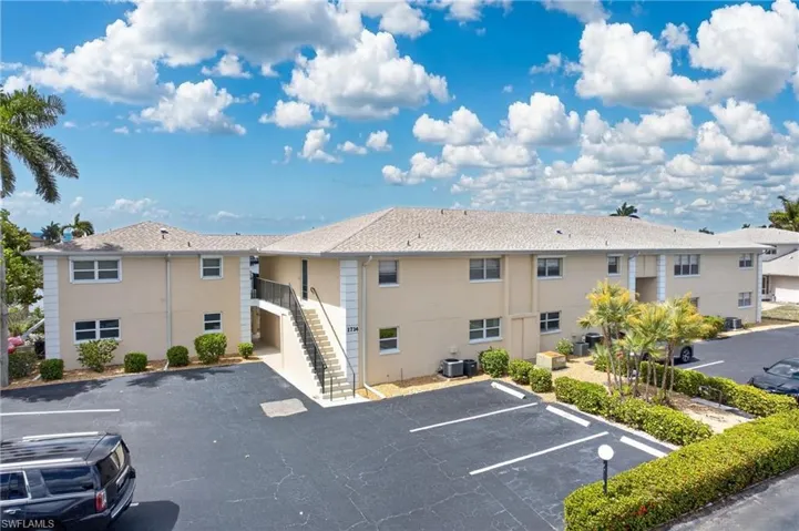 1714 Bikini Ct 105, Cape Coral, Florida 33904