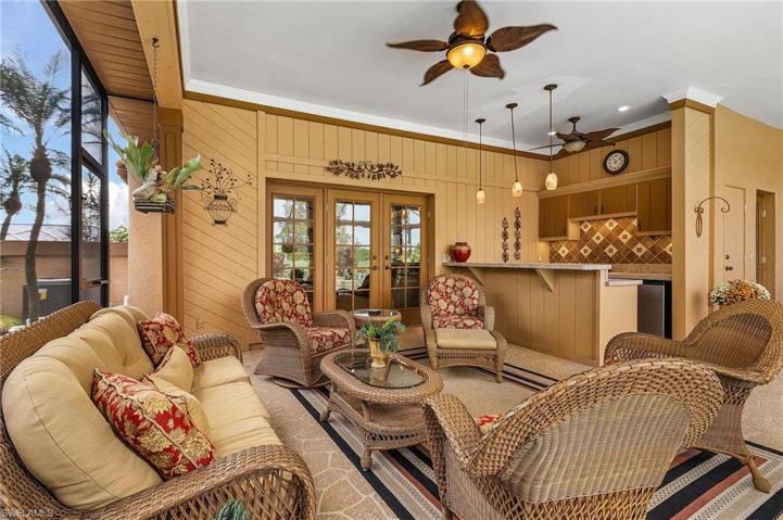 Cozy sitting area to kick back with your morning coffee or evening glass of wine.