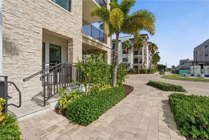 1130 3rd Ave S 109, Naples, Florida 34102