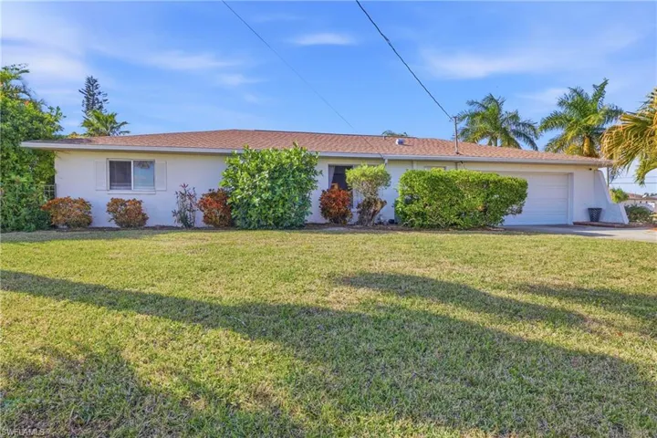 4047  Country Club  BLVD, Cape Coral, FL 33904