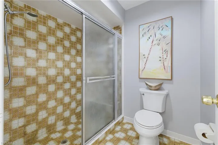 4047  Country Club  BLVD, Cape Coral, FL 33904