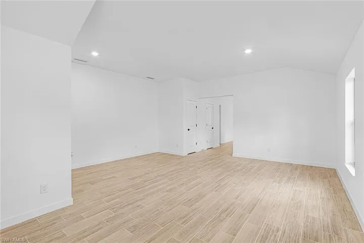 828  Woodridge  CIR, Fort Myers, FL 33913