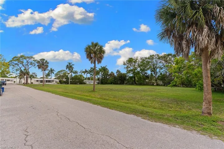 3090 Pine Tree Dr, Bonita Springs, Florida 34134
