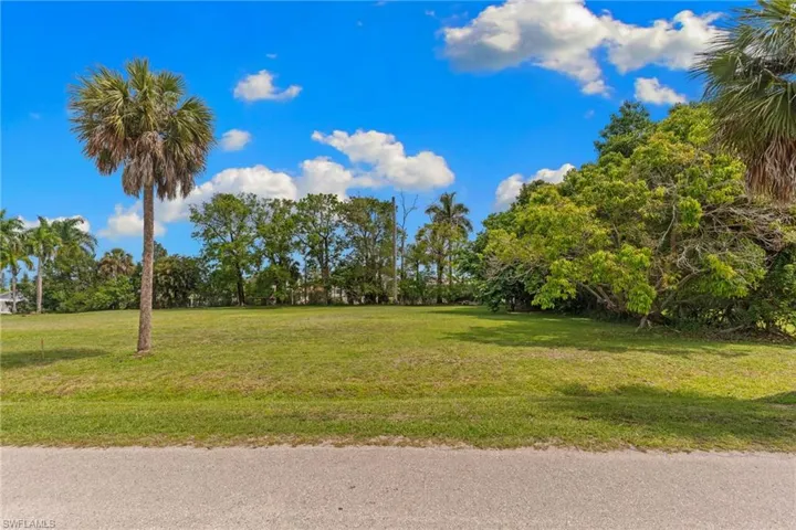 3090 Pine Tree Dr, Bonita Springs, Florida 34134