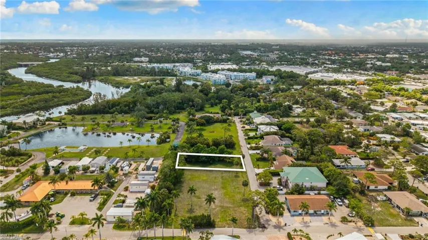 3090 Pine Tree Dr, Bonita Springs, Florida 34134