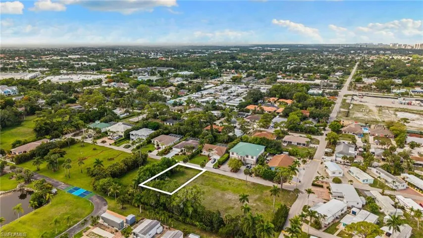 3090 Pine Tree Dr, Bonita Springs, Florida 34134